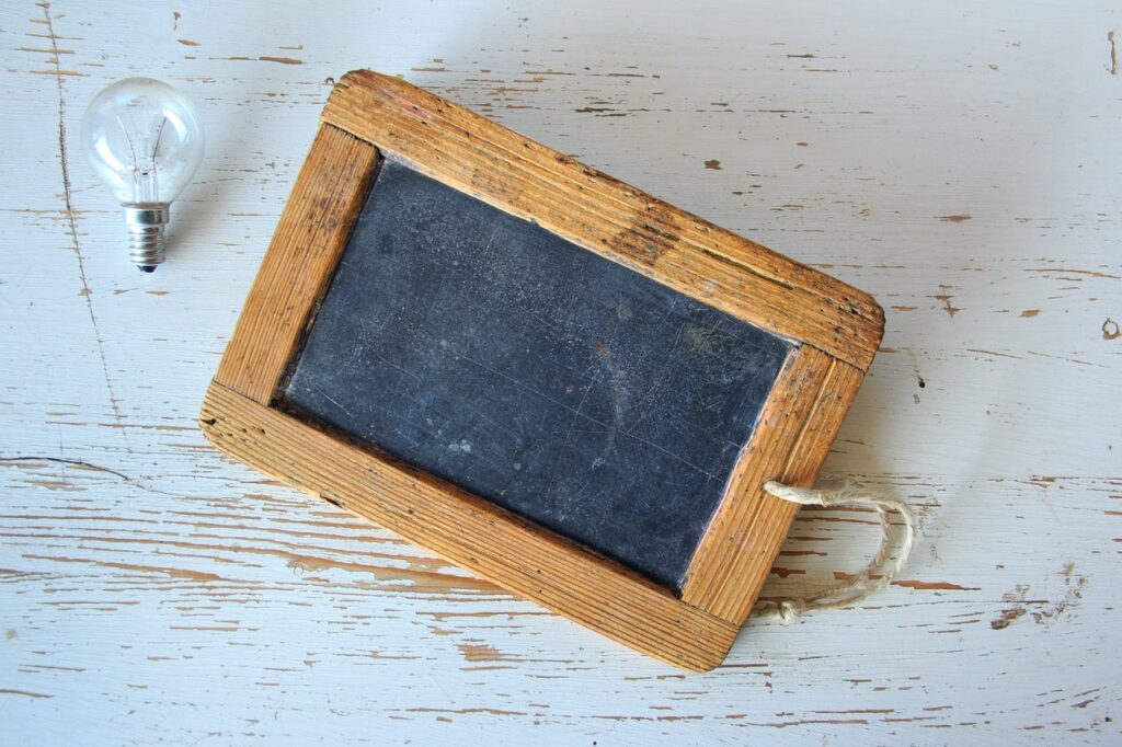 Blackboard DIY Bathroom Storage