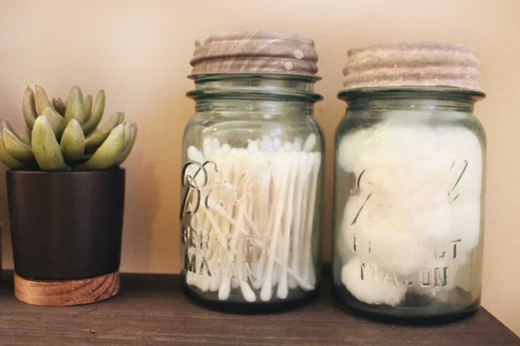 mason jar DIY bathroom decor ideas
