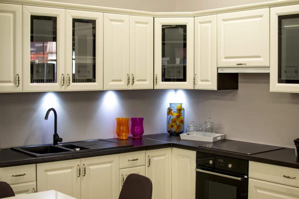 Guide for selecting kitchen cabinets