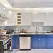 how to spray paint kitchen cabinets