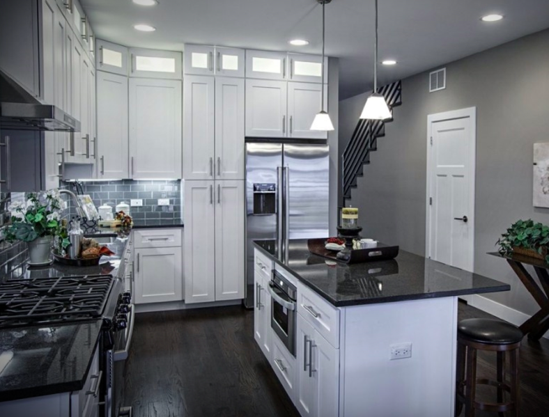 Kitchen remodeler in Oak Lawn, Dreamline Cabinets