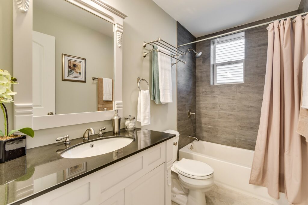 Bathroom Remodeling in Skokie , Indigo Remodeling 