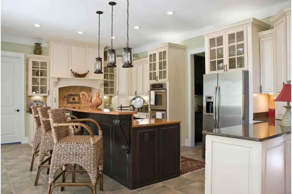 Kitchen remodeling in Aurora, Fox River Cabinets & Remodeling