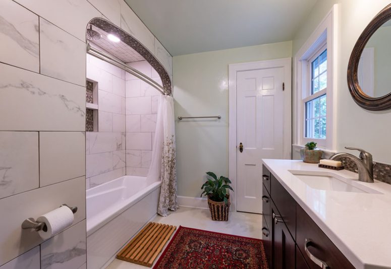 Bathroom remodeler in Urbana, New Prairie Construction Company