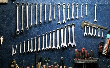 8 Ideas To Keep Your Garage Organized