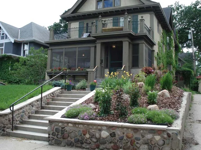 front yard landscaping ideas with rocks and mulch