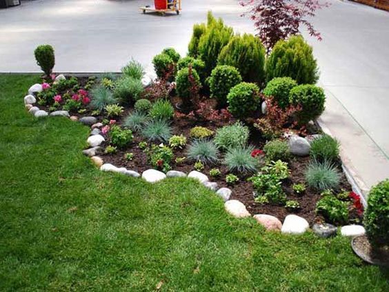 front yard landscaping ideas with rocks and mulch