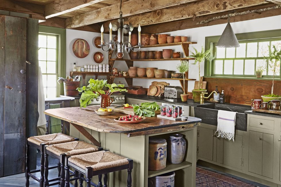 https://thehomeatlas.com/wp-content/uploads/2022/11/country-farmhouse-ideas.jpg