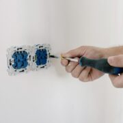 how to replace electrical outlet