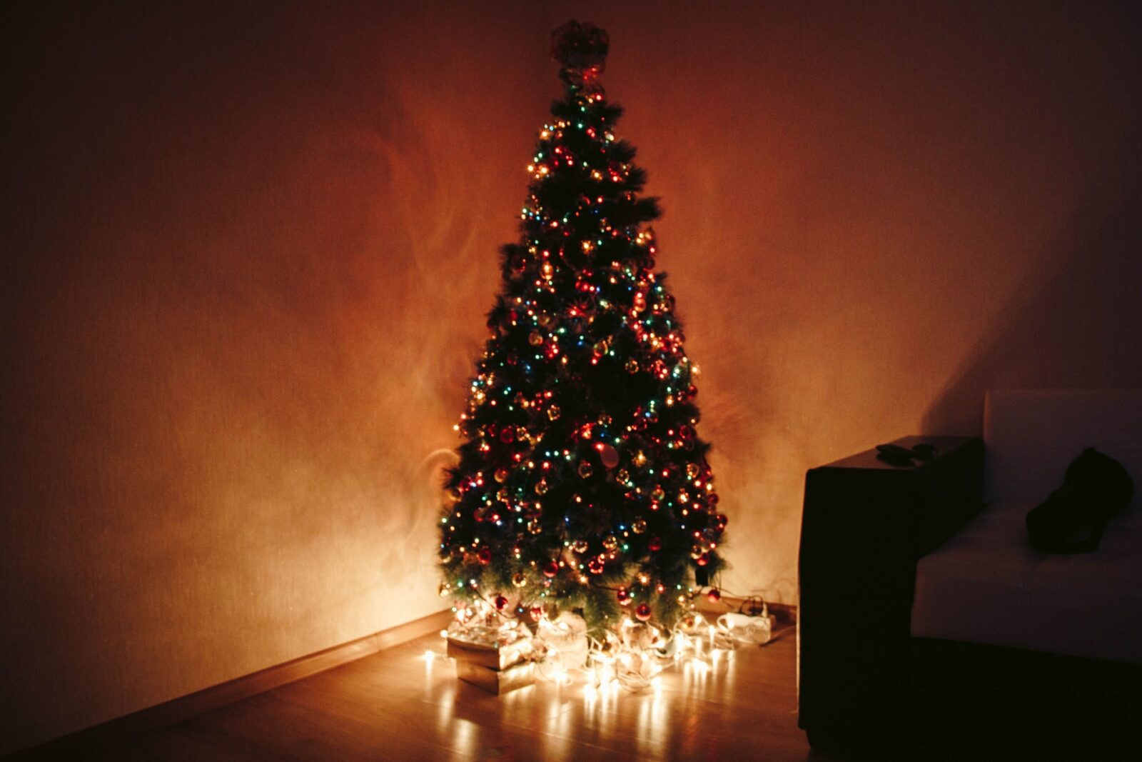 how to store artificial christmas tree