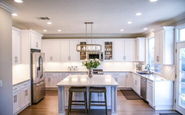 Centerpiece Kitchen Island Decor Ideas