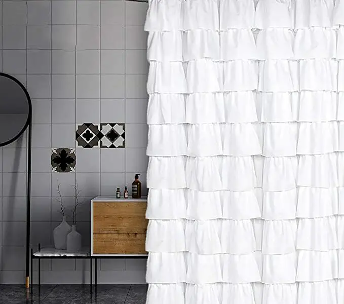 Shower Curtain Ideas for Small Bathrooms