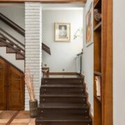 how to decorate staircase wall