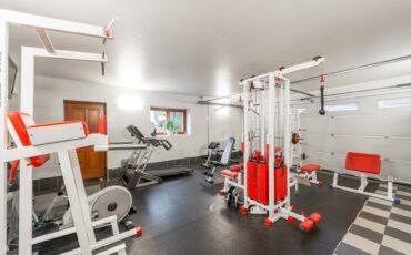 Fit and Fabulous: Designing a Luxury Home Gym