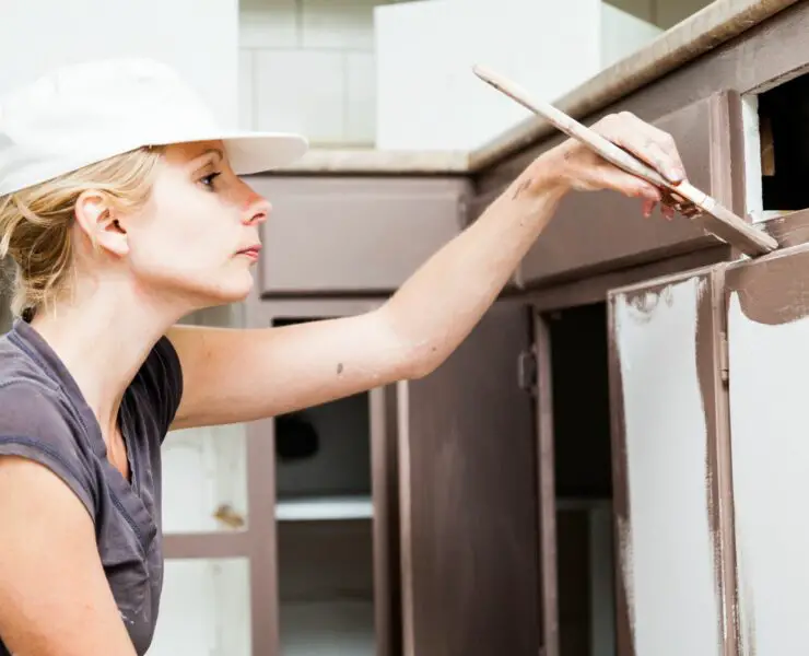 How much does it cost to have kitchen cabinets painted