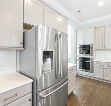 What Color Walls Go with Grey Kitchen Cabinets