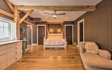 Embracing Rustic Charm: Barndominium Master Bedroom Ideas