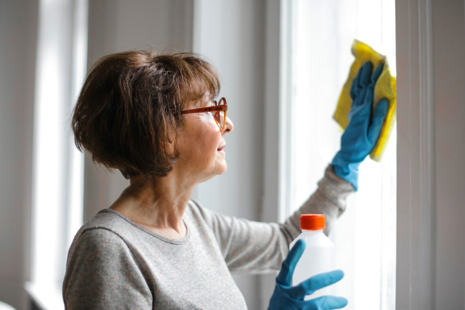 how to clean mold off window sills