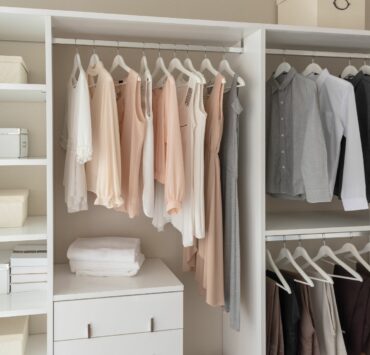 how wide should a walk in closet be