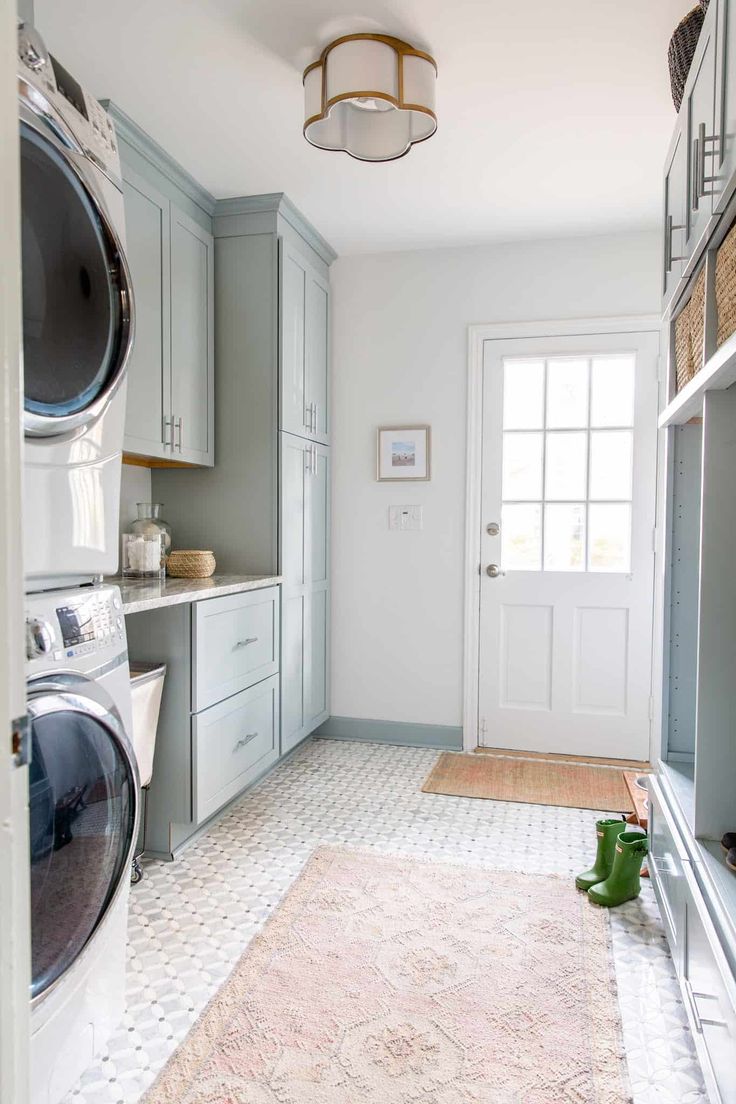 mudroom laundry room