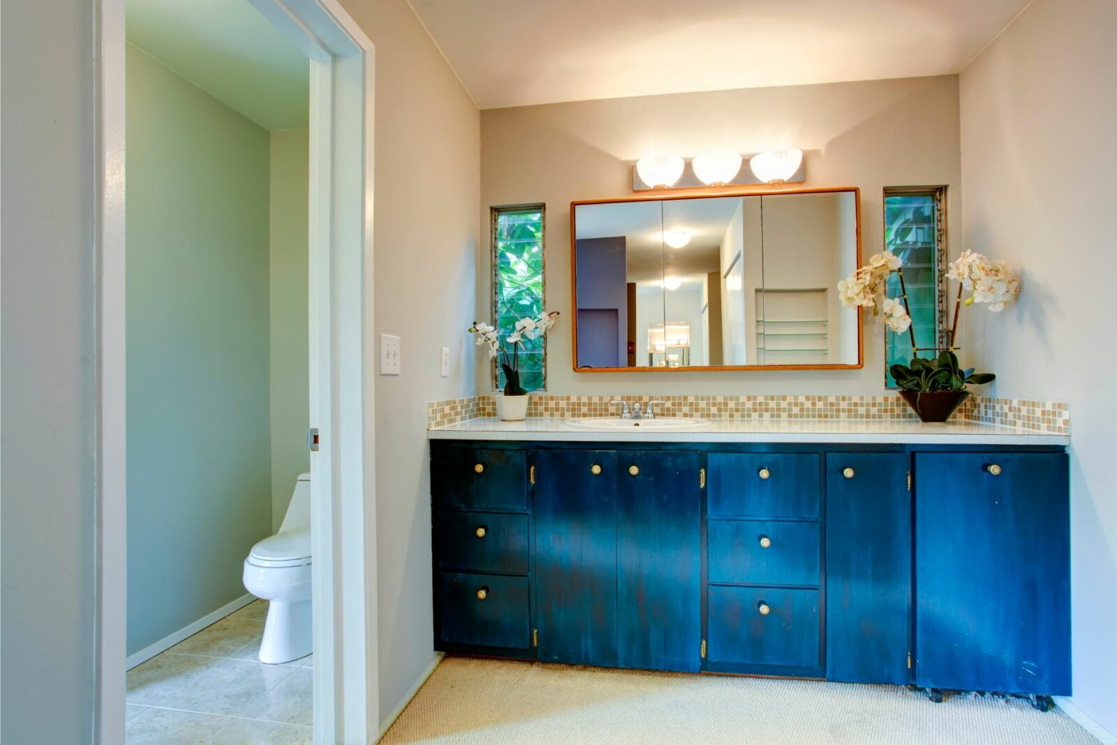 Bathroom Vanity Color To Go With Yellow