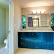 how to choose bathroom vanity color