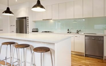 Backsplash Ideas for White Cabinets: Mix and Match Design Tips