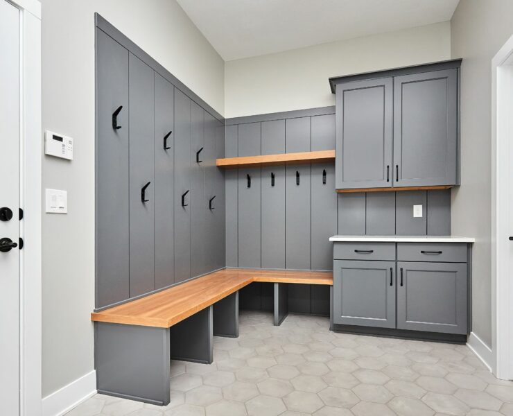 how to build lockers for a mudroom