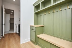 how to build mudroom cabinets
