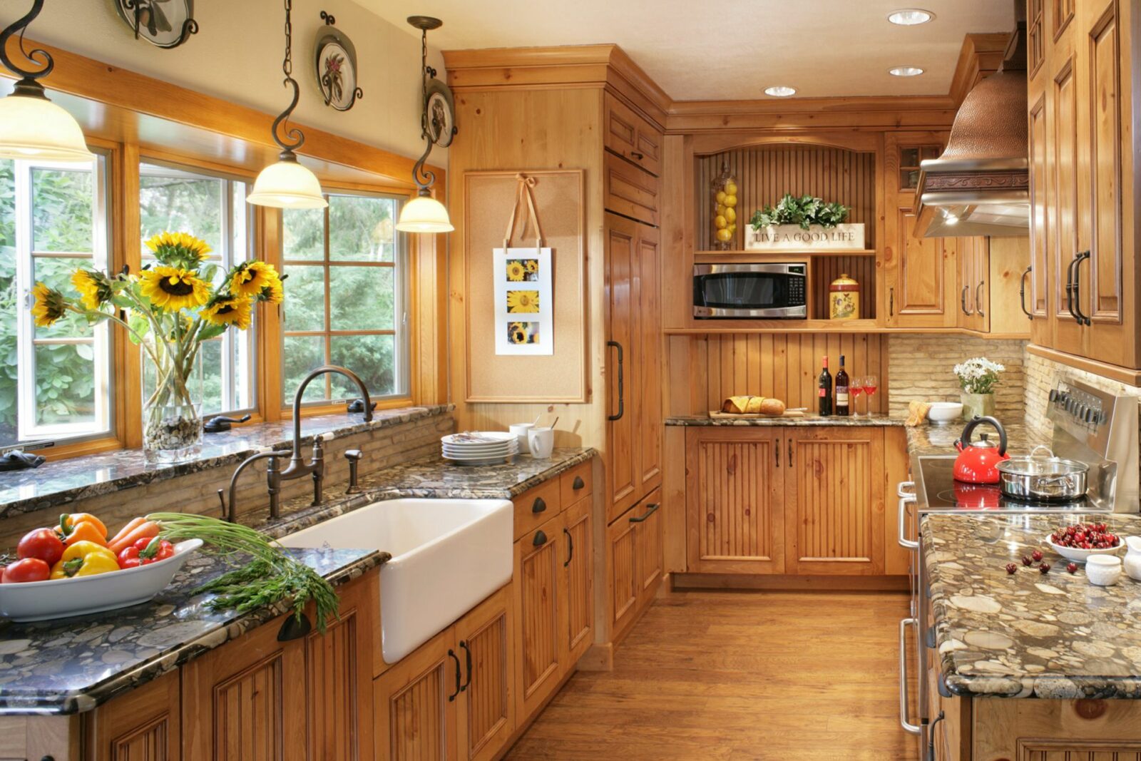 Pine Kitchen Cabinets 1600x1067 