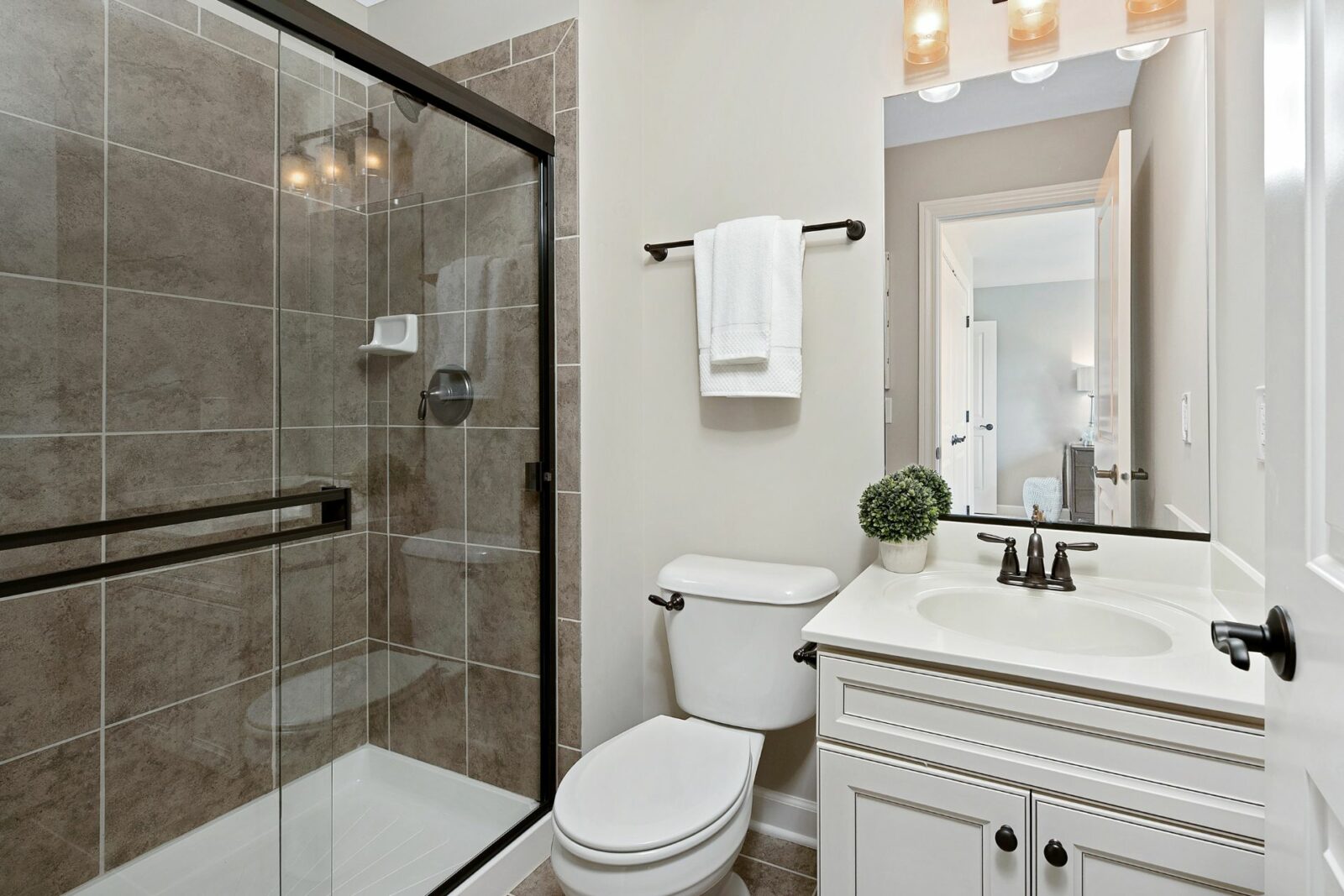 Maximizing Functionality: Essential Tips for a 6x8 Bathroom Layout