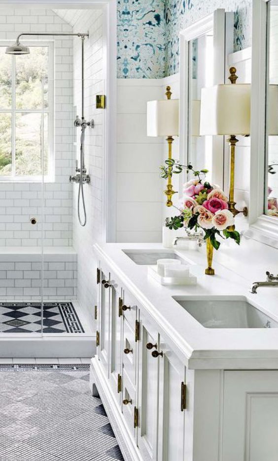 Long narrow bathroom | The Home Atlas