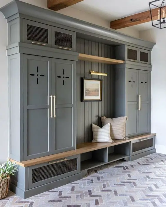 basement mudroom