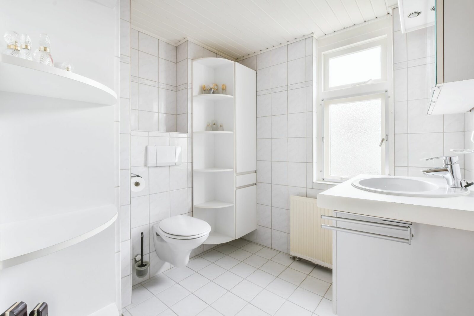 white bathroom design ideas