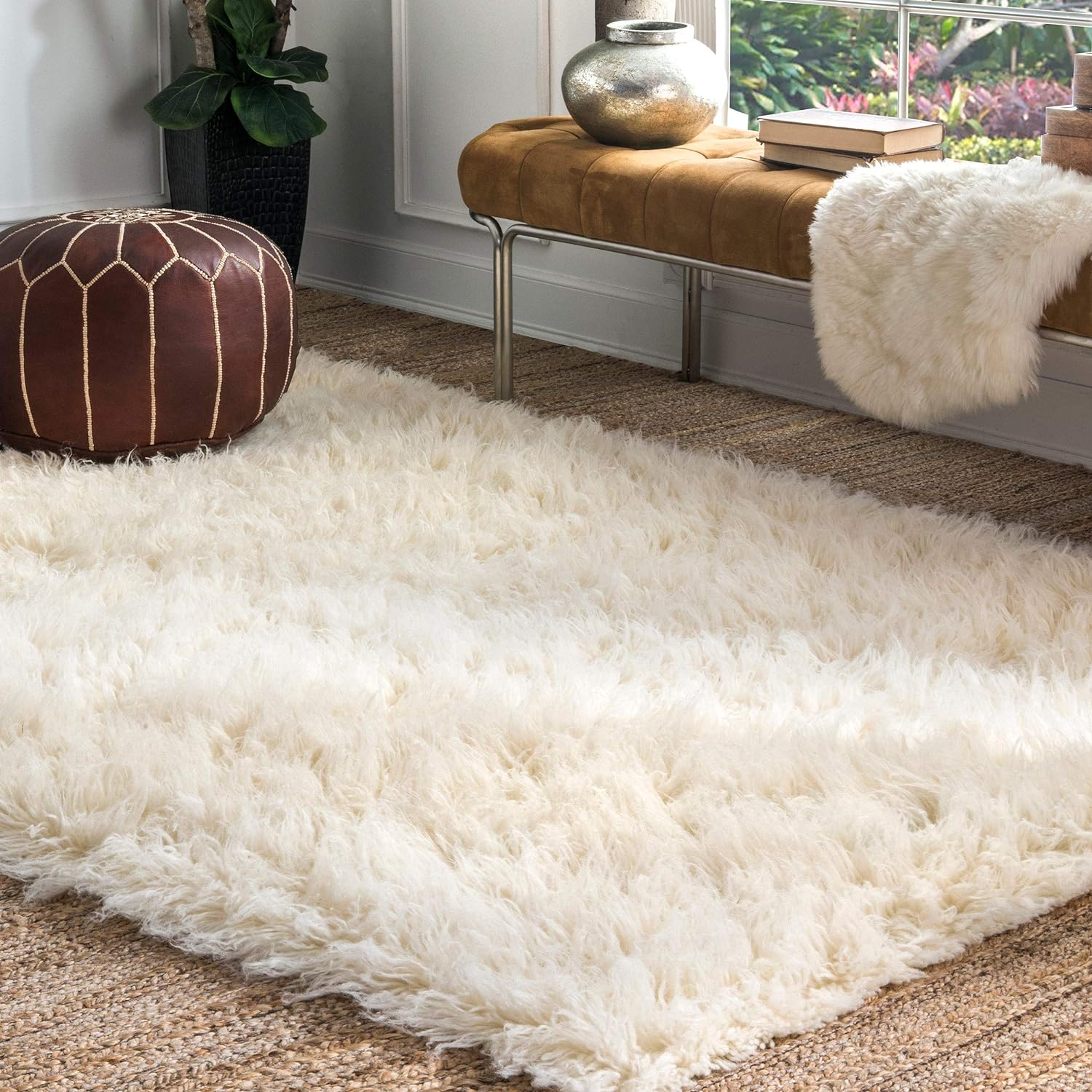white shaggy rug