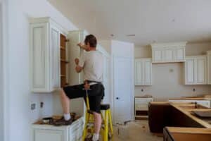 how long does it take to remodel a small kitchen