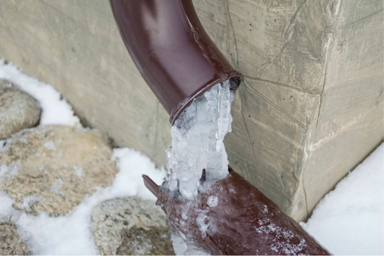 how to keep pipes from freezing without heat