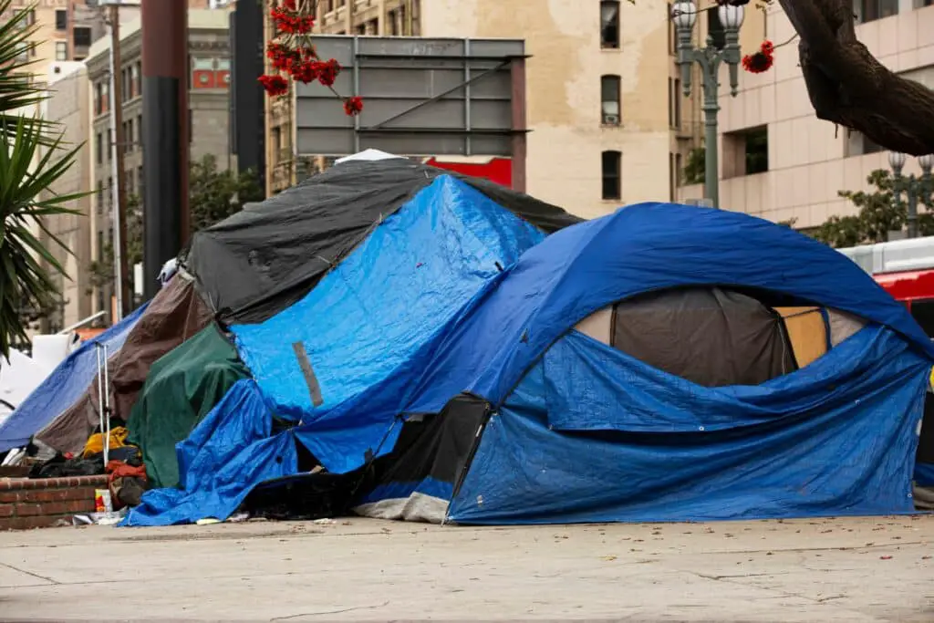 america's housing crisis pushing the middle class to homelessness