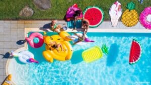 pros and cons of a swimming pool