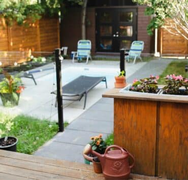 small backyard landscaping ideas how to make backyard look bigger