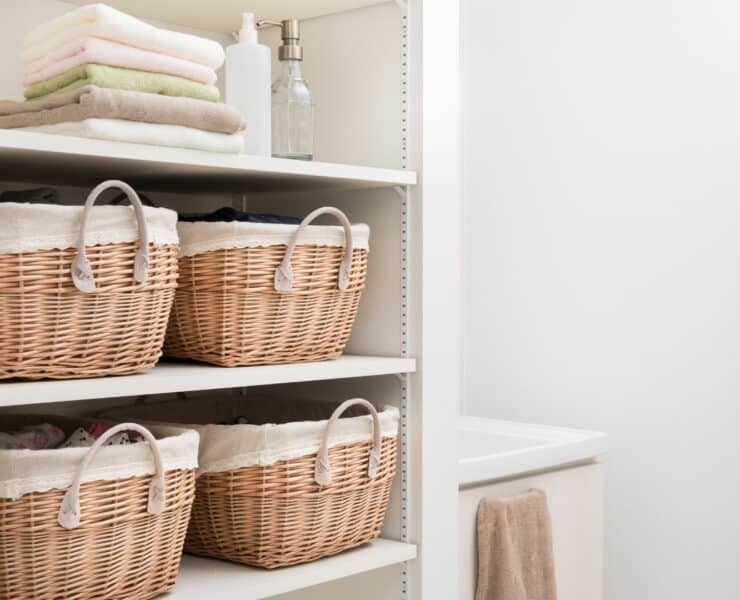 Clever Ideas for Storing Towels in a Small Bathroom - The Home Atlas