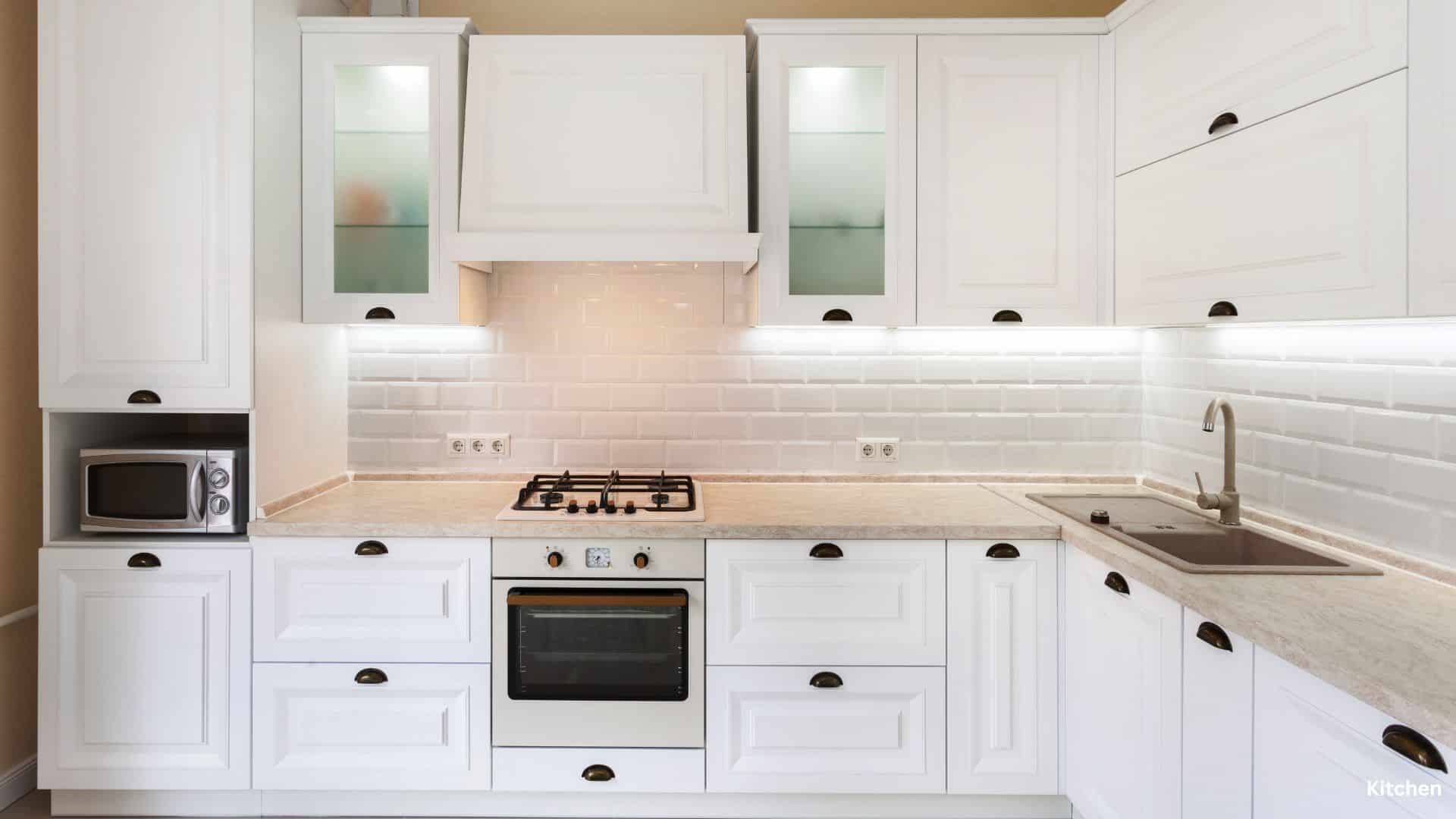 Looking for inspiration? These kitchen cabinet color trends for 2025 highlight bold greens, calming blues, and warm neutrals for a stunning kitchen makeover.